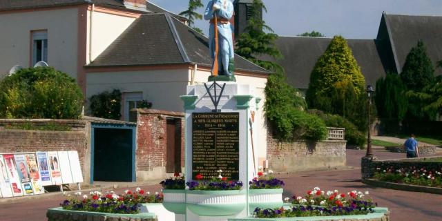 Destination Le Treport Mers Friaucourt Monument Aux Morts Village