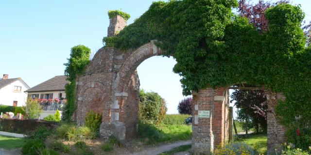 Destination Le Treport Mers Melleville Porte Ancien Manoir