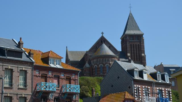 Vue sur l'église de Mers-les-Bains