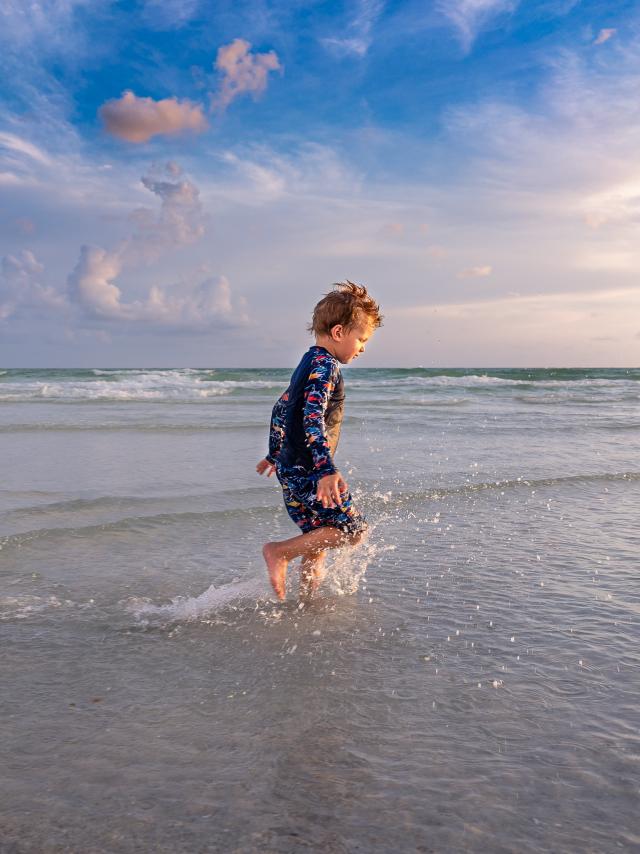 Enfant dans l'eau