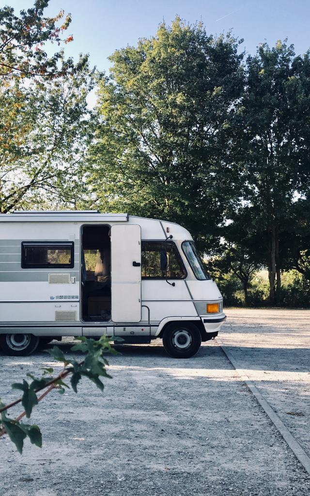 Camping Car sur Aire de Camping Car