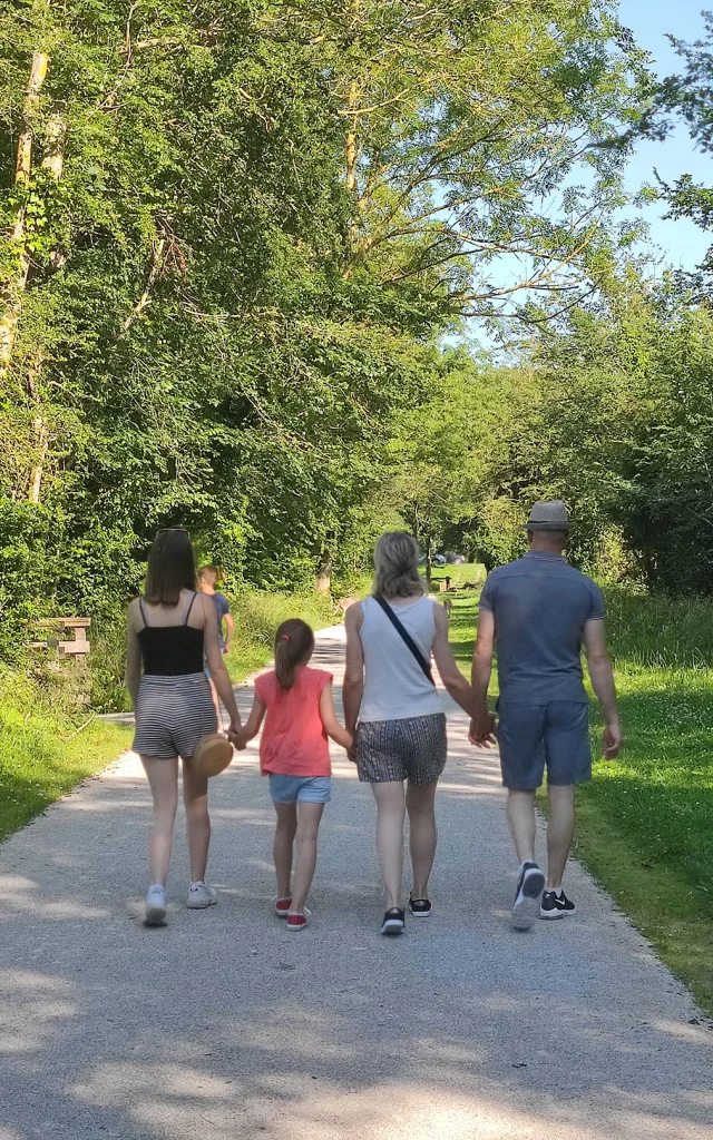 Balade en famille dans le Marais Sainte Croix